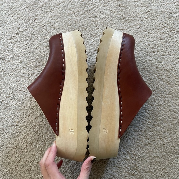 Bryr Chestnut Chonk Clogs Sandals - Picture 4 of 5